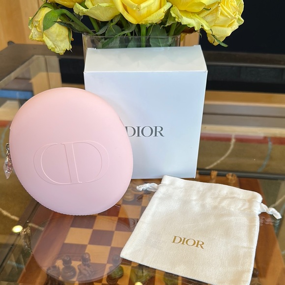 COPY - Dior Pink Compact with Pouch - Picture 1 of 5